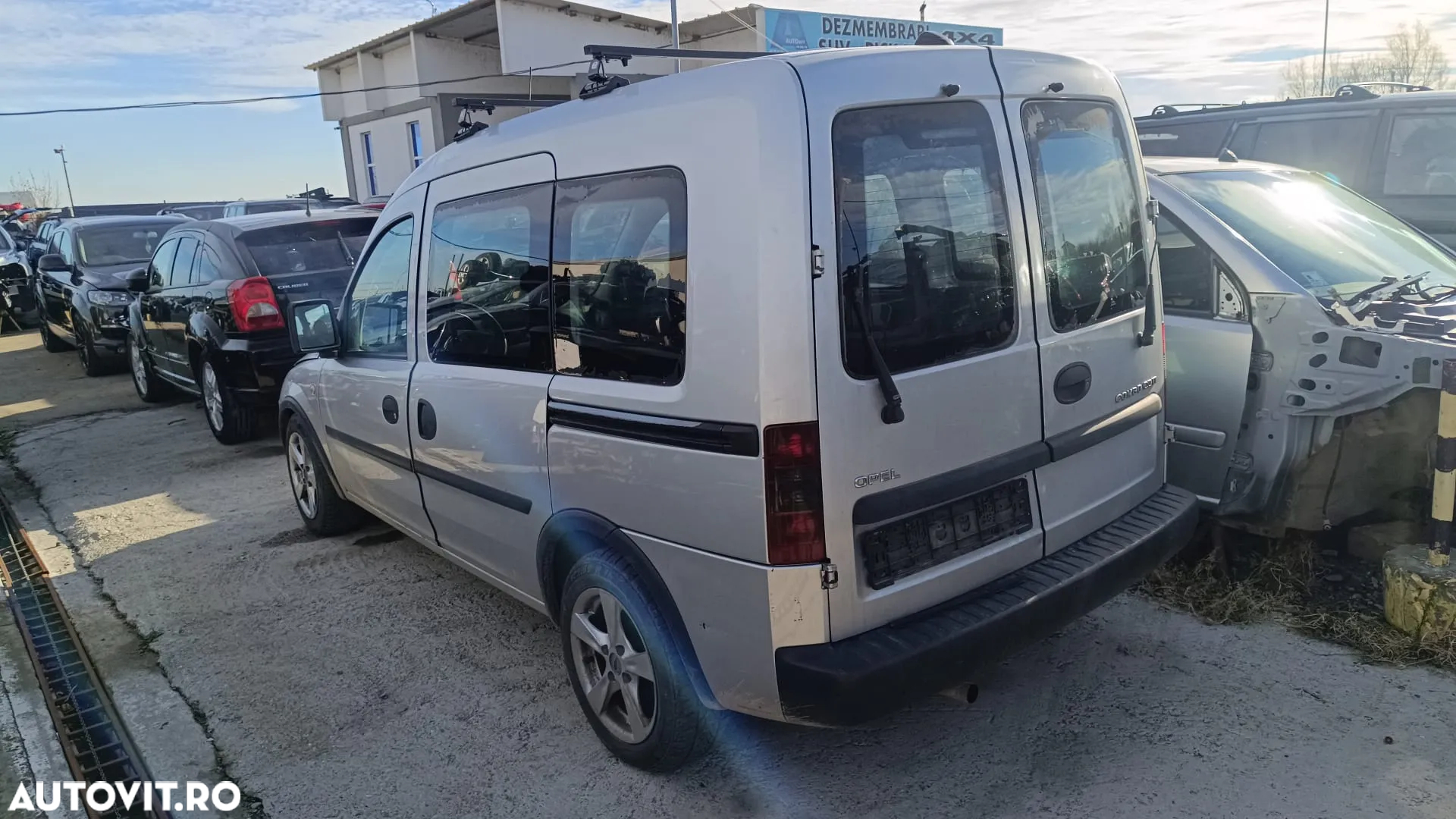 Dezmembrez Opel Combo 1.3cdti fabr. 2006 euro 4 - 5