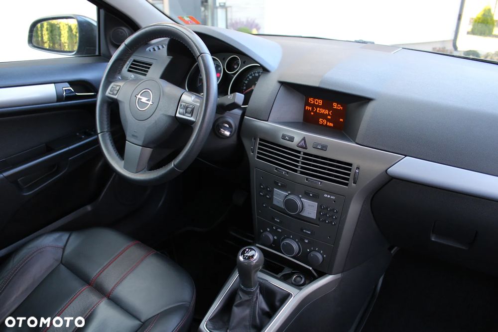 Opel Astra GTC 1.6 Edition Plus - 8