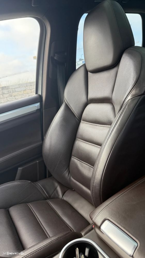 Porsche Cayenne S - 16
