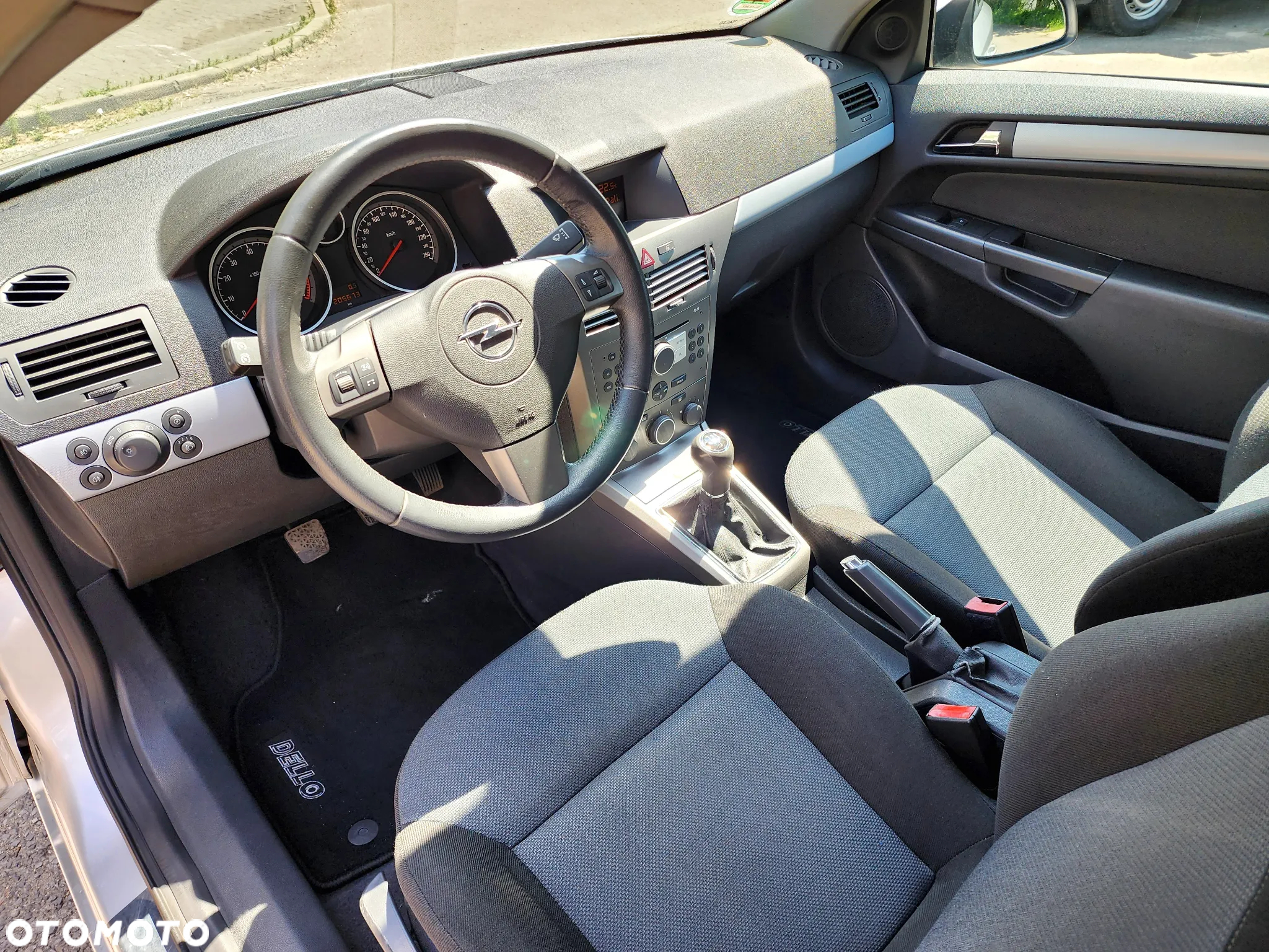 Opel Astra GTC 1.6 Edition - 30