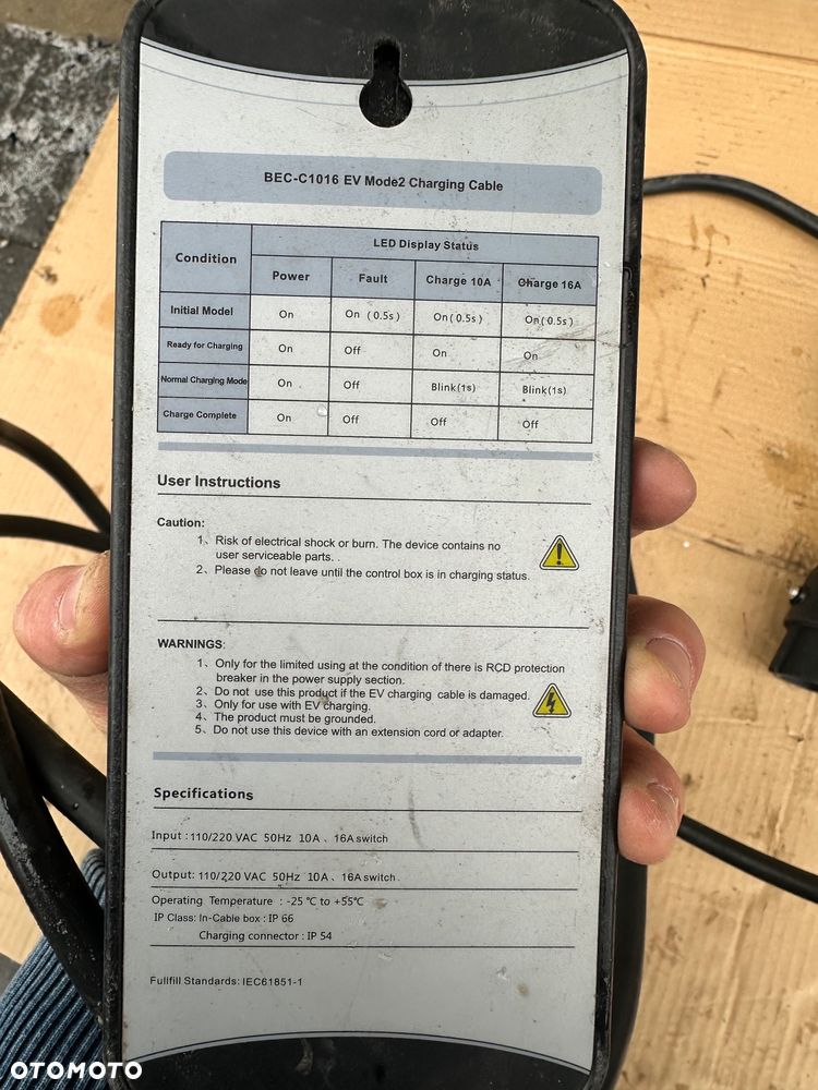 ŁADOWARKA SAMOCHODWA TYPE 1 16A. 230V. - 4