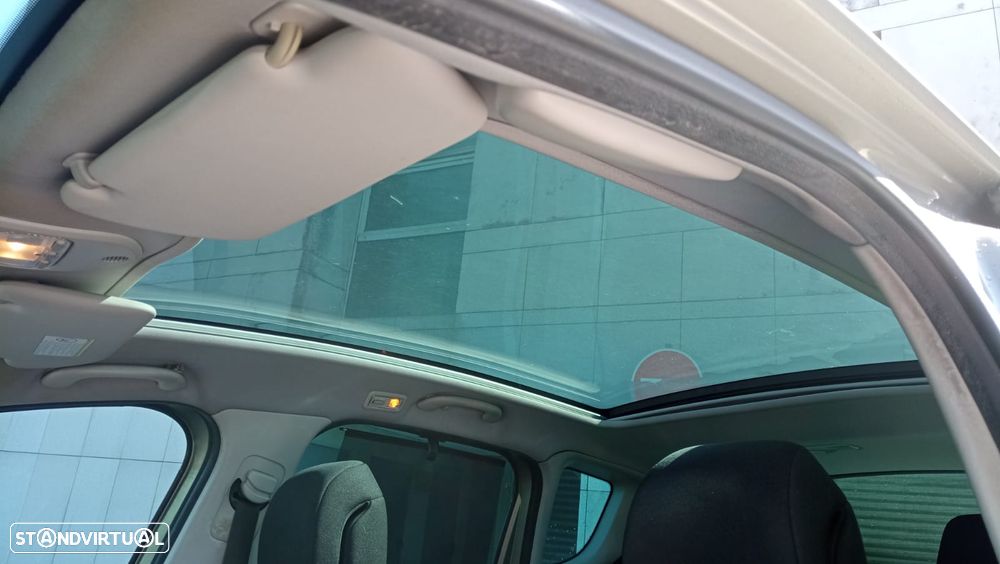 Peugeot 3008 1.6 HDi Premium - 12