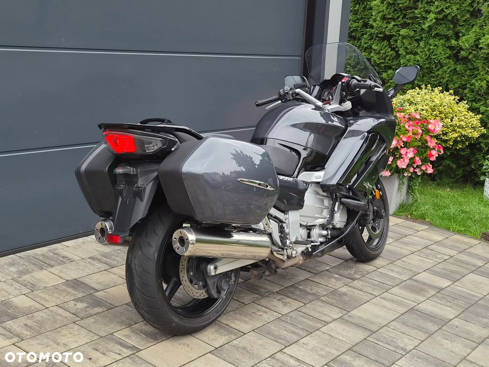 Yamaha FJR - 10