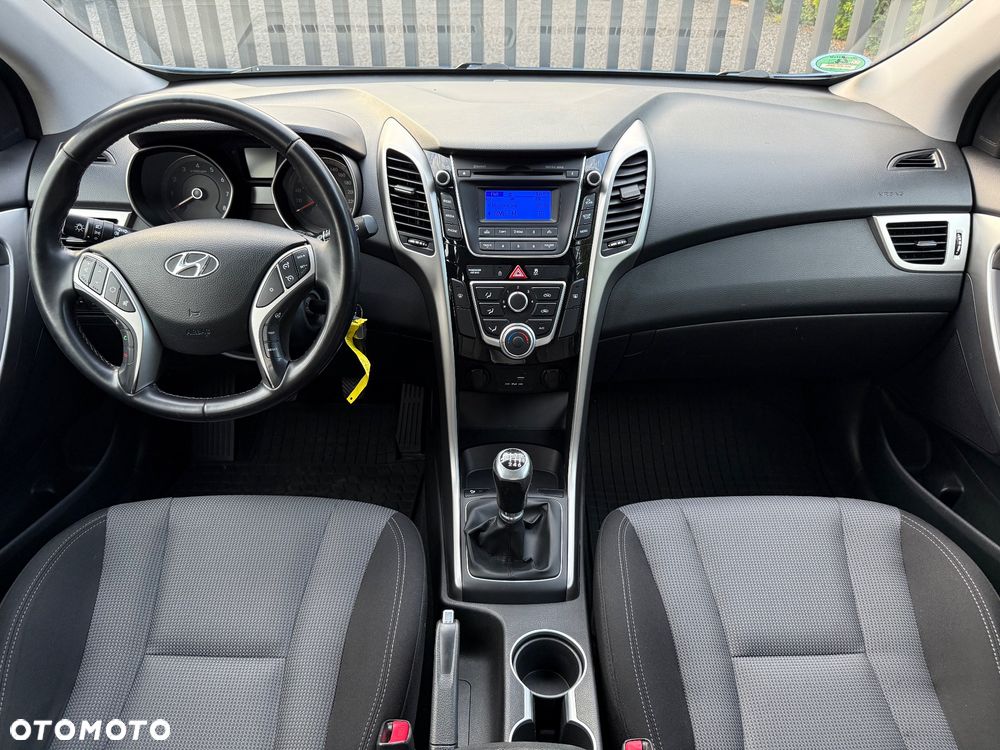 Hyundai i30 blue Kombi 1.4 YES Gold - 11