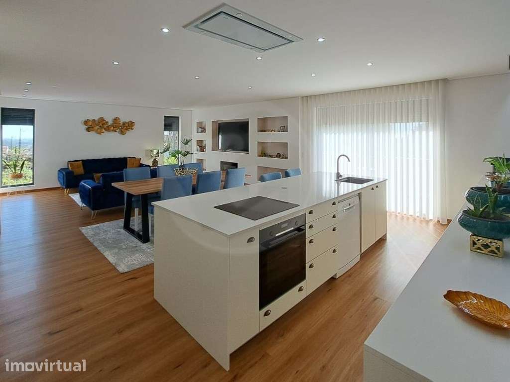 Moradia T4 de Luxo em Terroso na Póvoa de Varzim - Grande imagem: 5/47