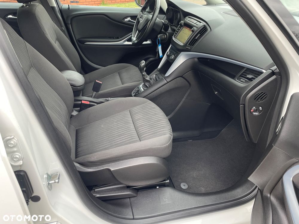 Opel Zafira - 24