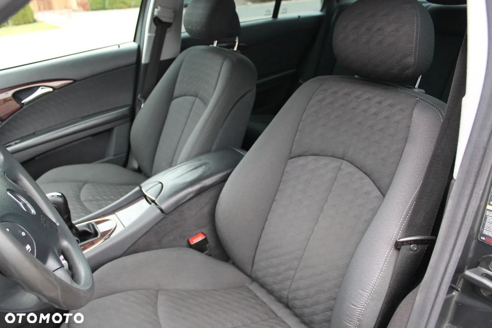 Mercedes-Benz Klasa E 200 CDI Automatik Classic - 35