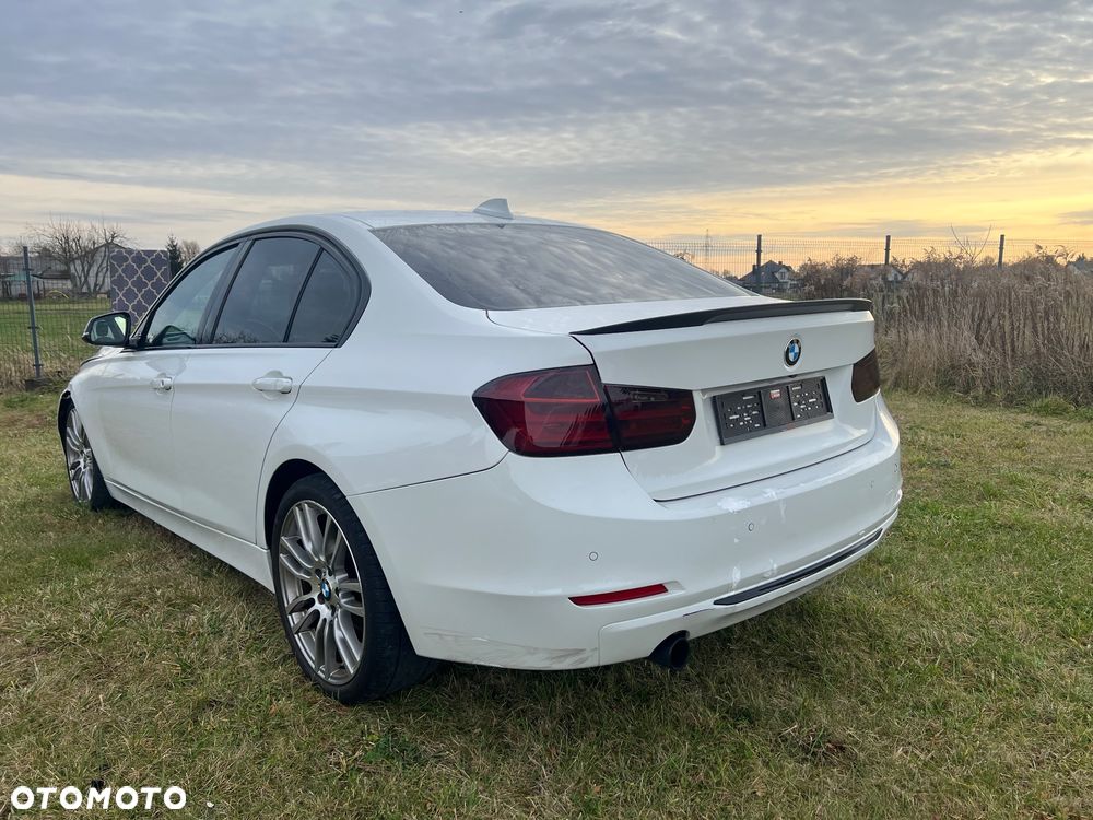 BMW Seria 3 320i Sport Line - 5