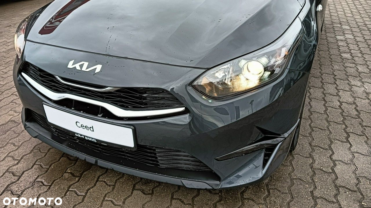 Kia Ceed - 9