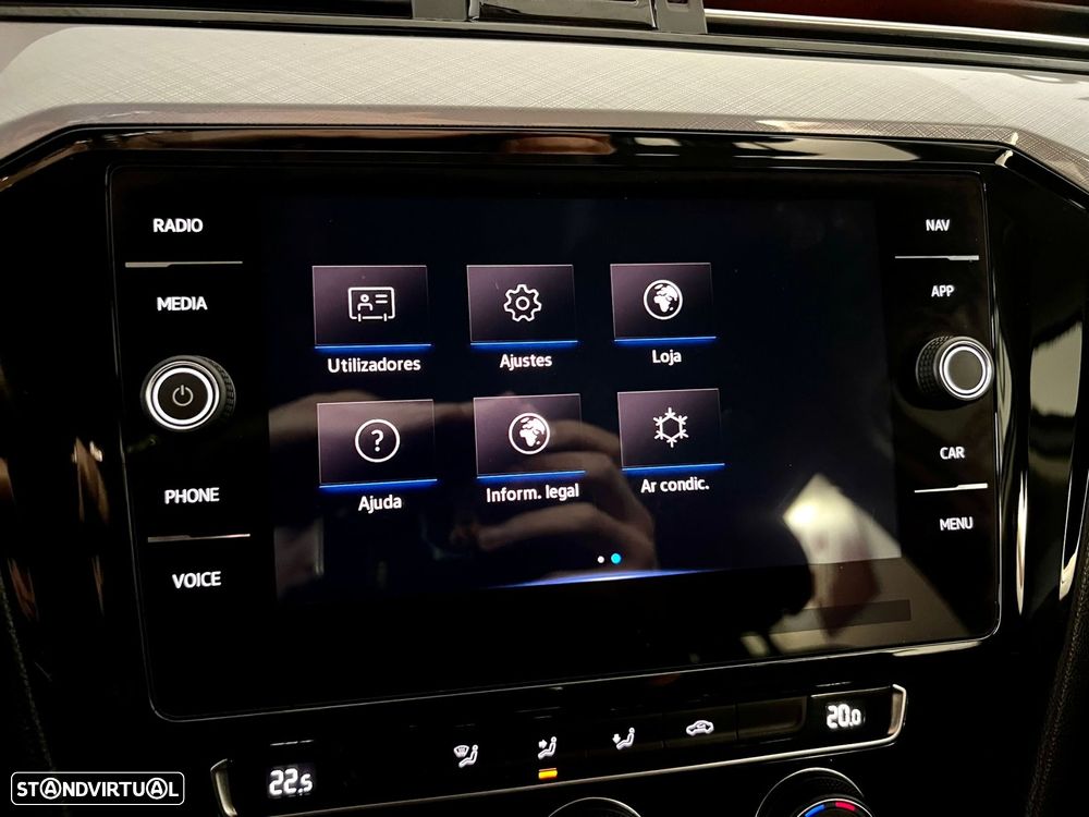 VW Passat Variant 1.6 TDI Confortline DSG - 22
