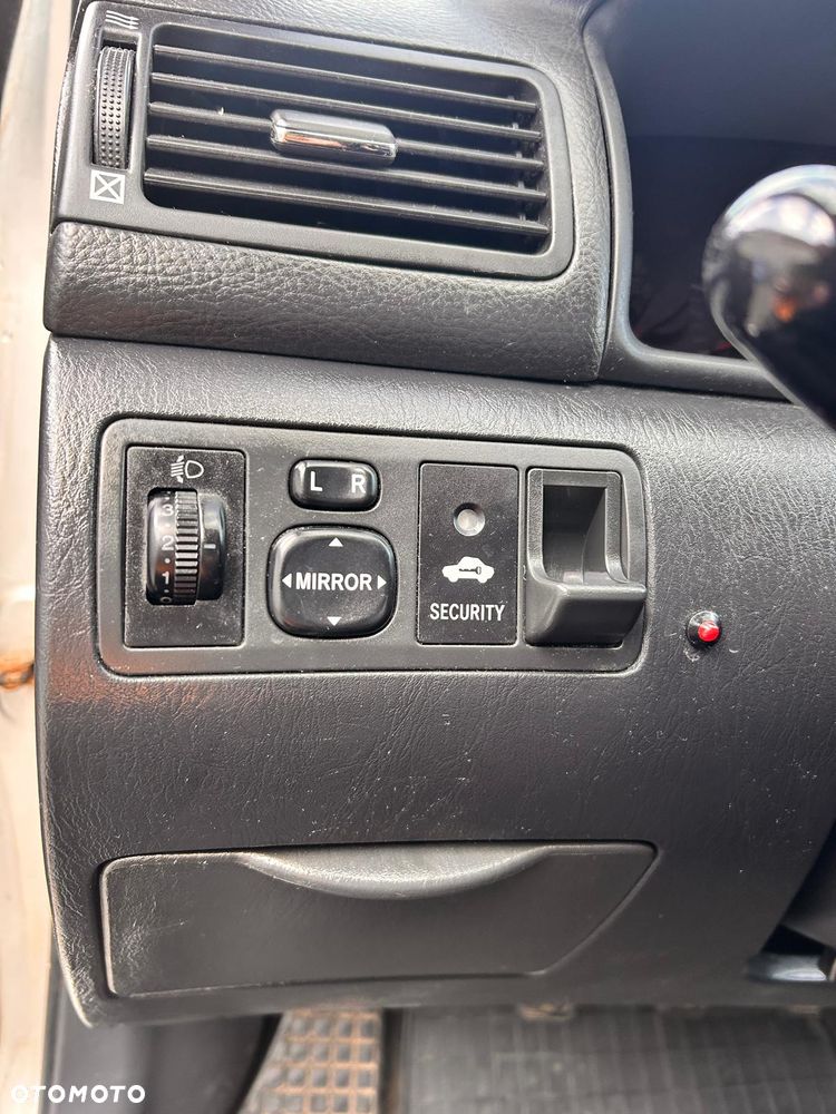 Toyota Corolla 1.4 D-4D Dynamic - 16