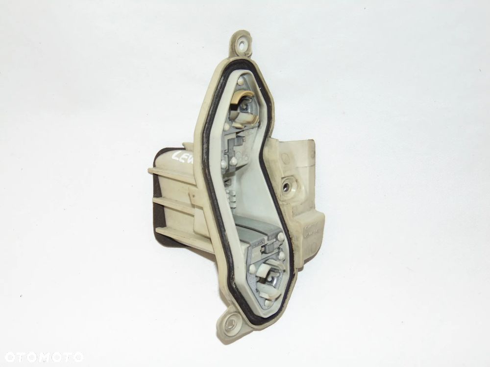 ORYGINAŁ wkład lampy lewej prawej tylny tył lewy prawy oprawka Opel Vectra C kombi 02-05r - 2