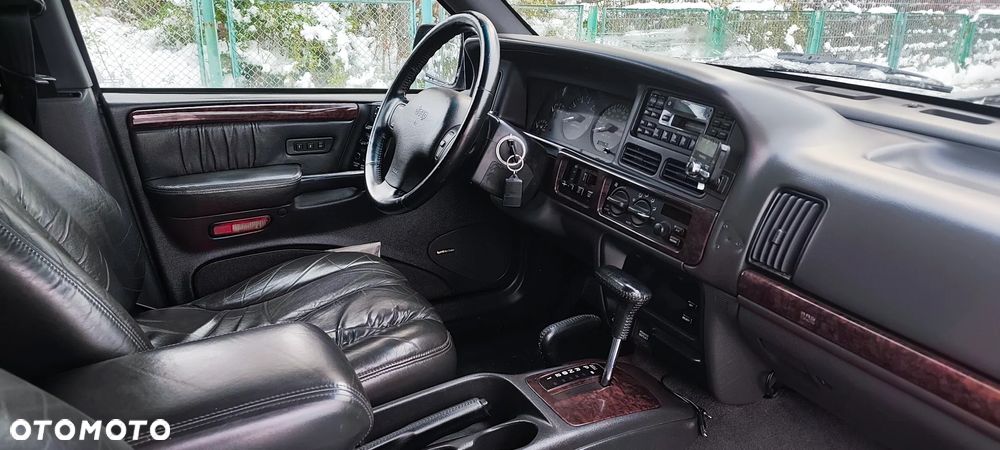 Jeep Grand Cherokee - 20