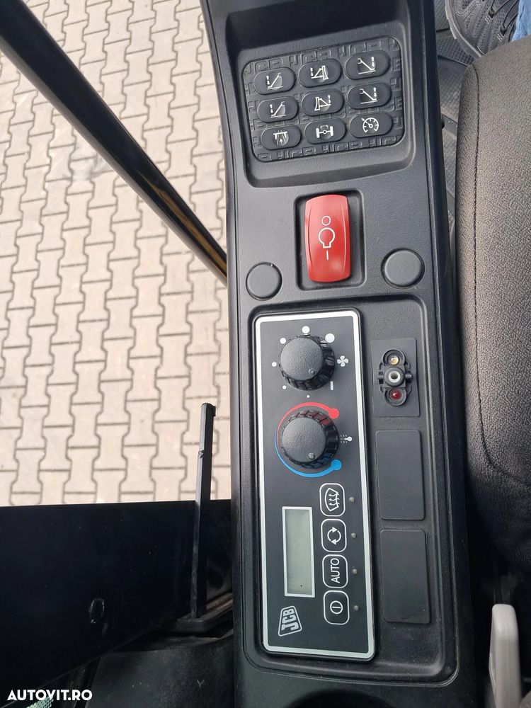 JCB js160w excavator pe roti - 21