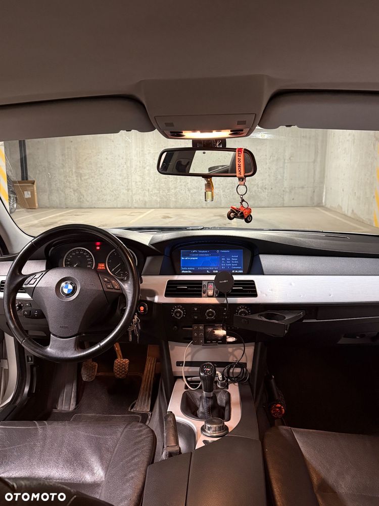 BMW Seria 5 525d - 9