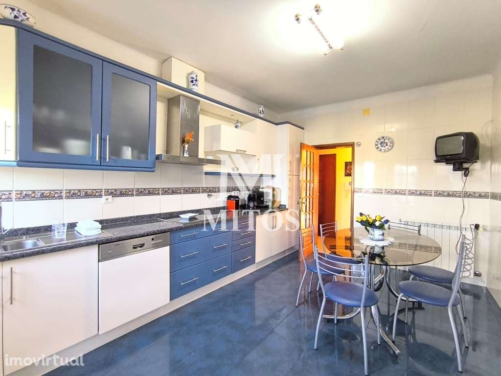 Moradia isolada com piscina coberta e court ténis - Meadela - Grande imagem: 5/24