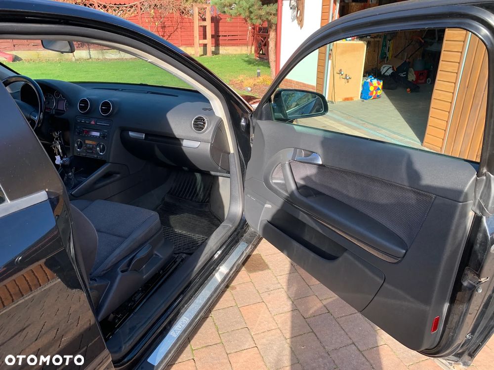 Audi A3 3-drzwiowe 2.0 FSI Attraction - 30
