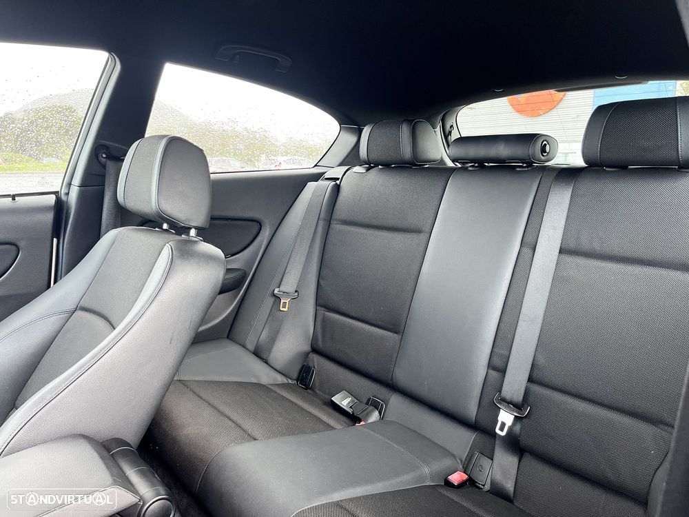 BMW 118 d Pack M - 8