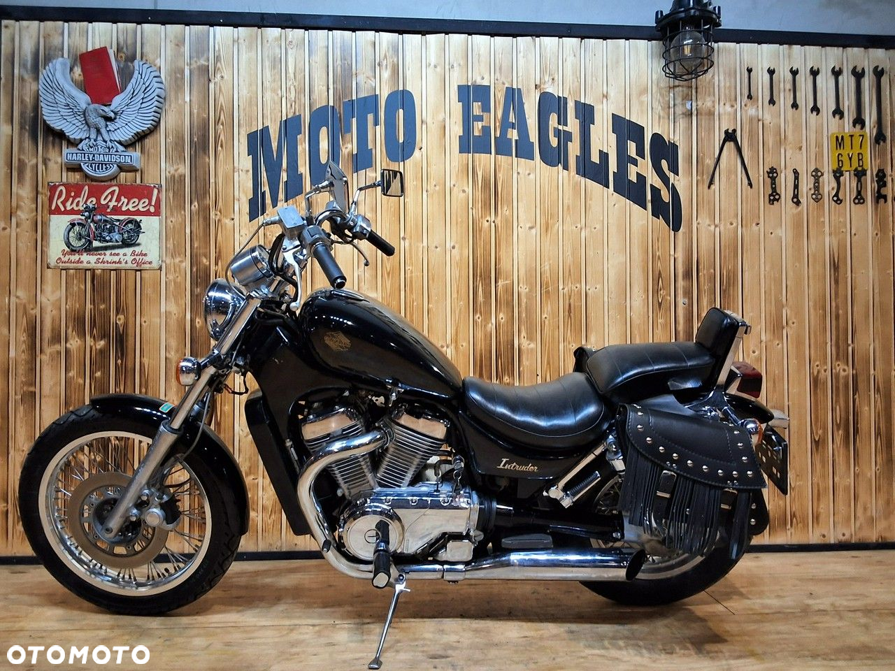 Suzuki Intruder - 2