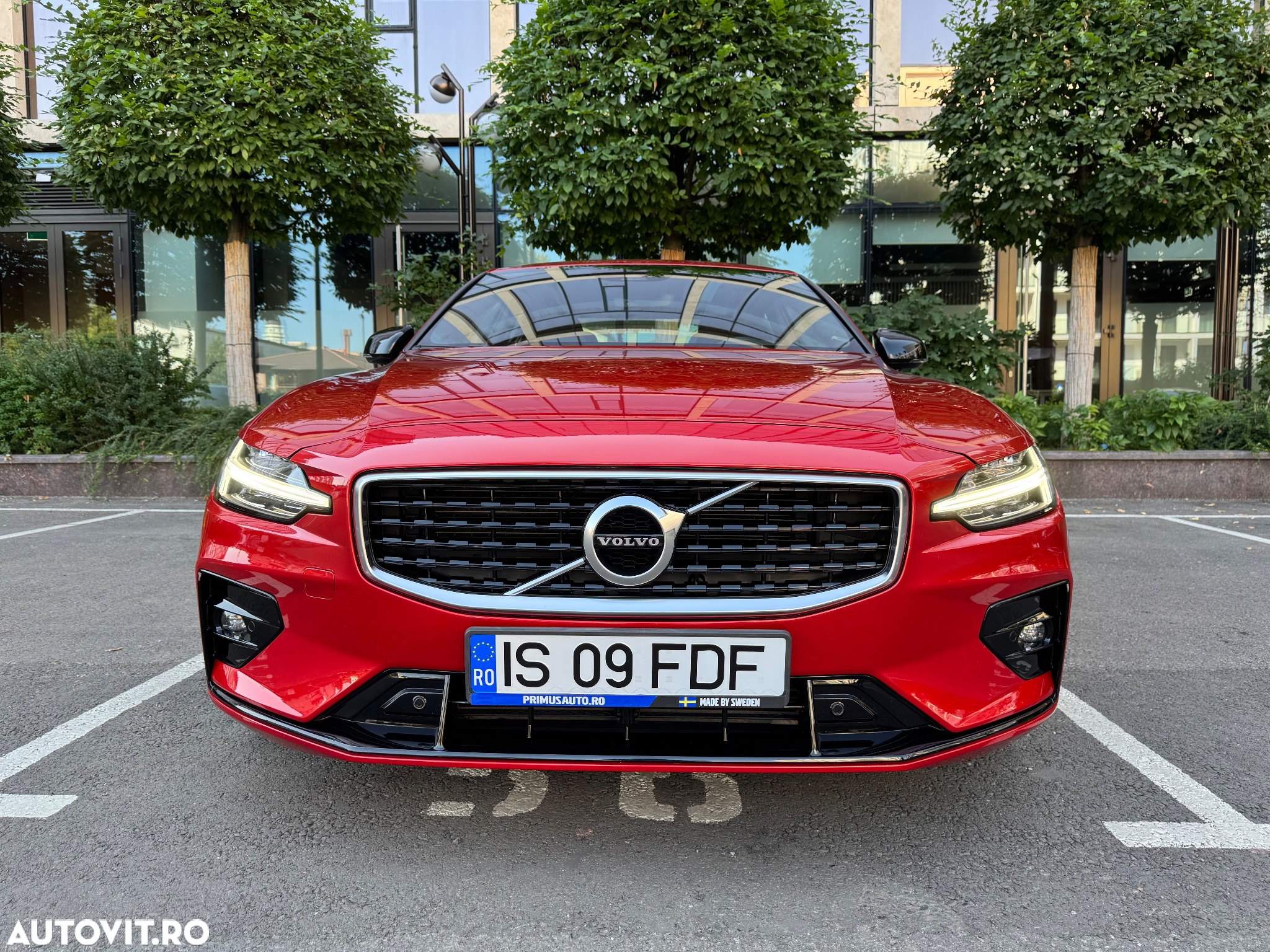 Volvo S60 T4 R-Design - 3