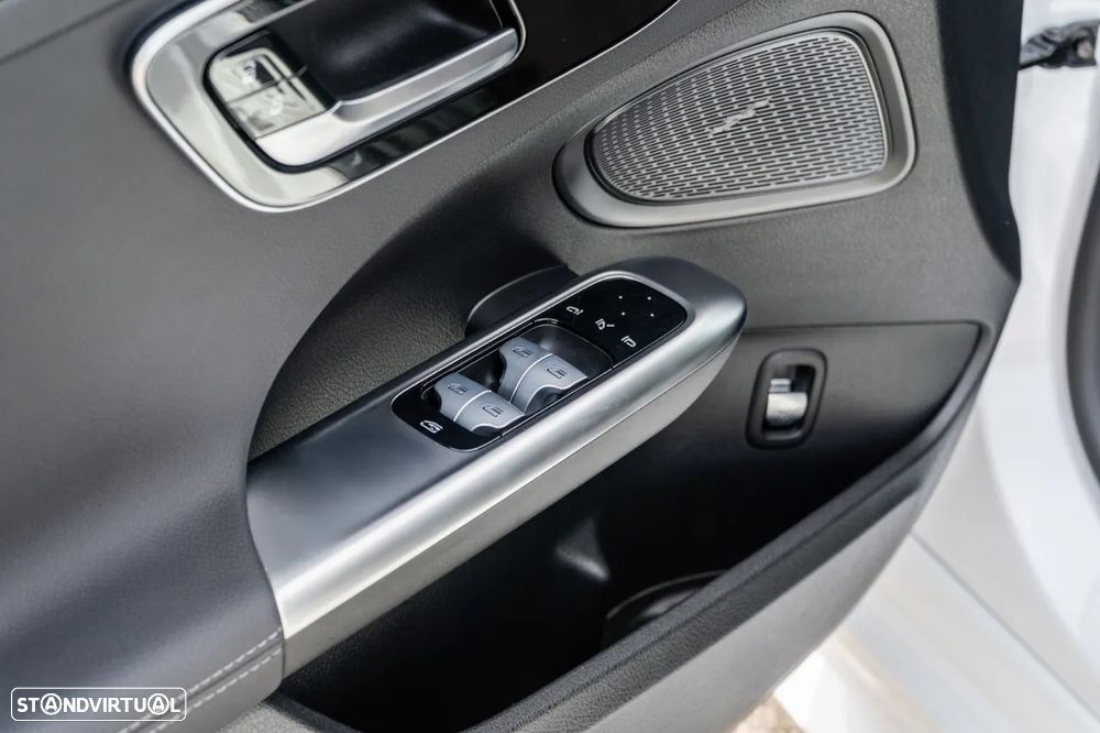 Mercedes-Benz C 300 - 25