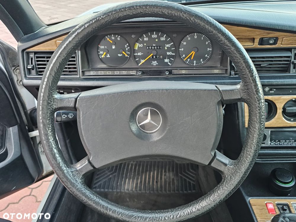 Mercedes-Benz W201 (190) - 22