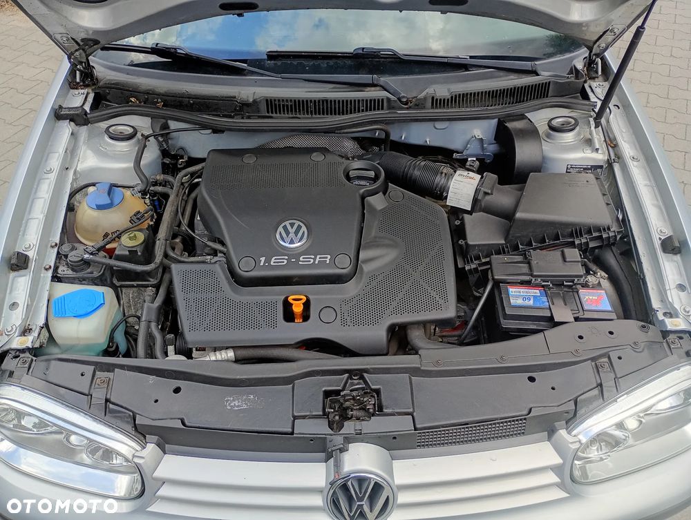 Volkswagen Golf 1.6 - 8