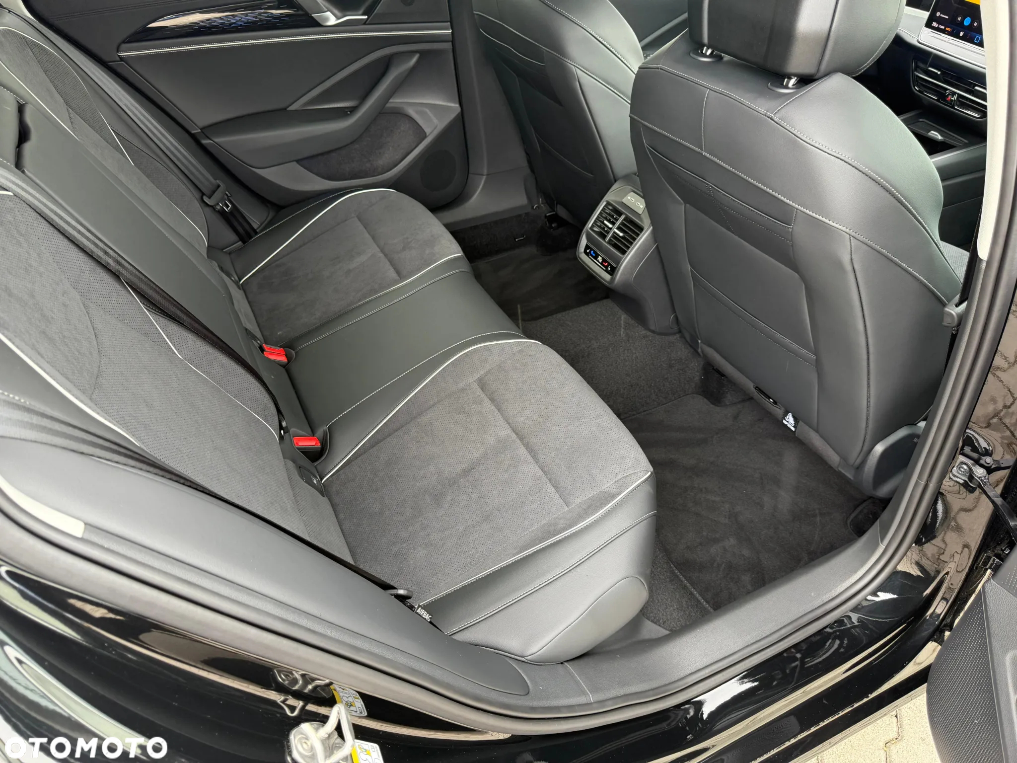 Volkswagen Passat 1.5 TSI ACT mHEV Business Plus DSG - 15