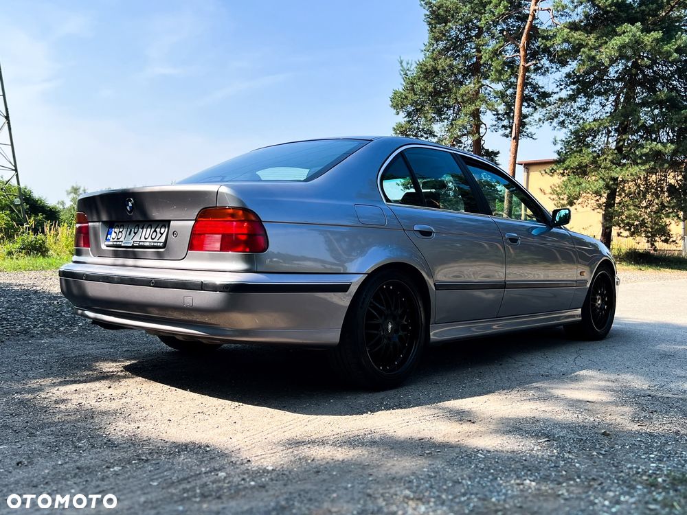 BMW Seria 5 520i - 29