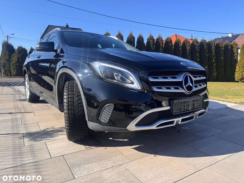 Mercedes-Benz GLA 180 d - 4