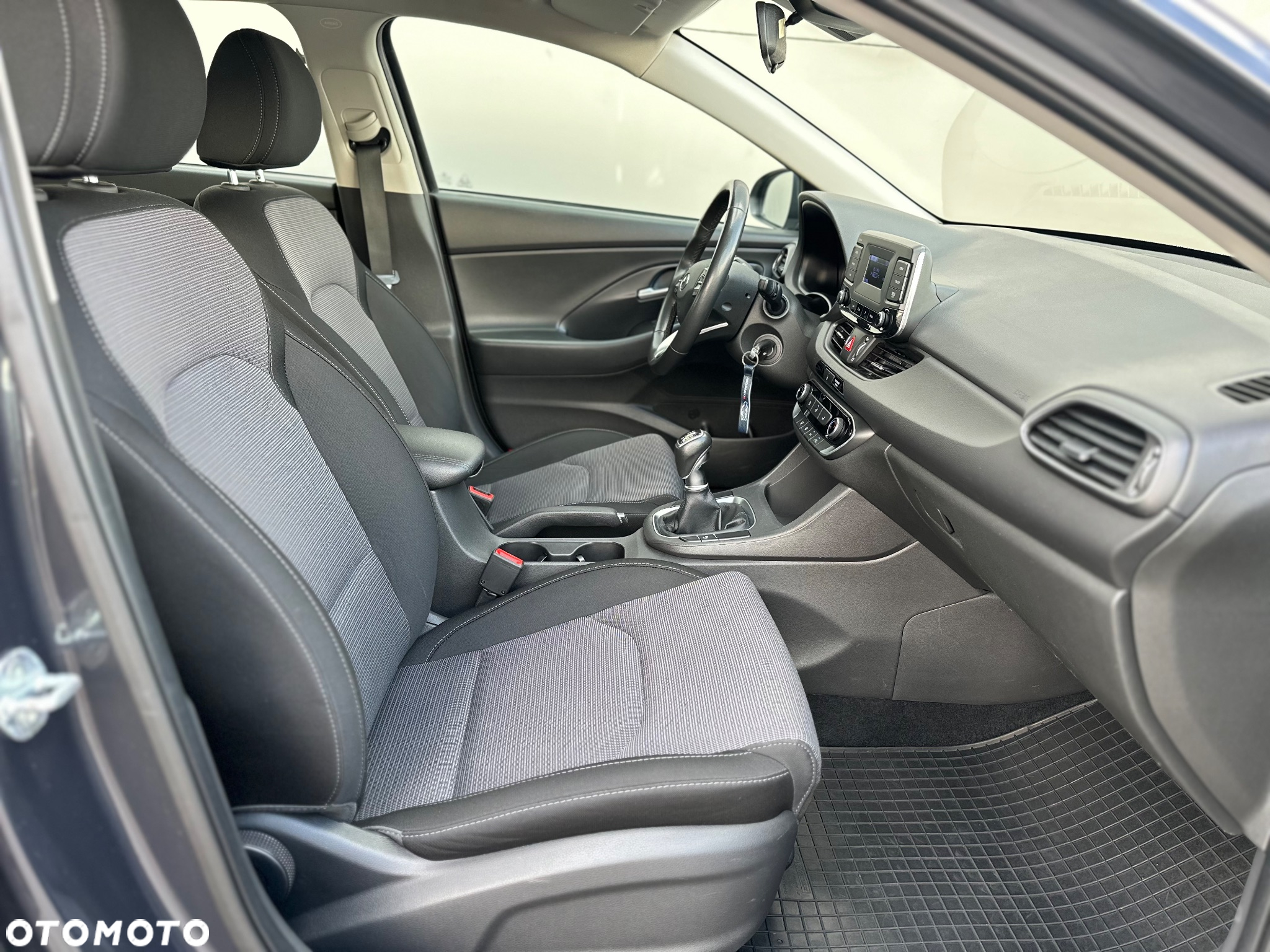 Hyundai i30 1.5 DPI Classic + - 13