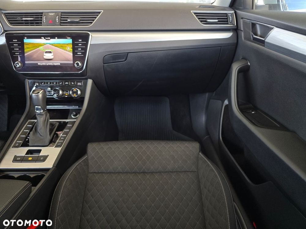 Skoda Superb 2.0 TDI SCR Ambition DSG - 23