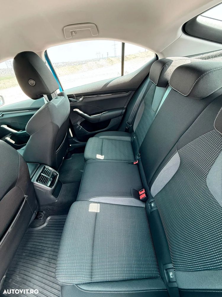 Skoda Octavia 2.0 TDI DSG Style - 8