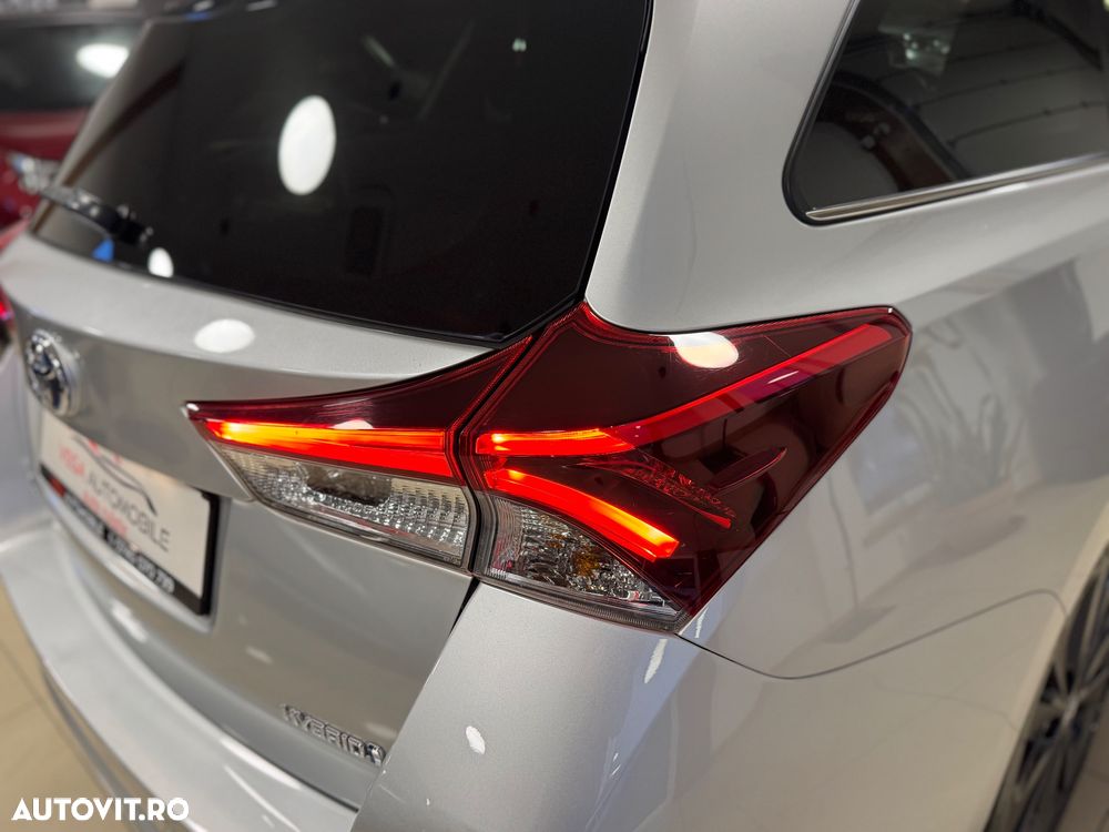 Toyota Auris 1.8 L VVT-i Sol + - 33