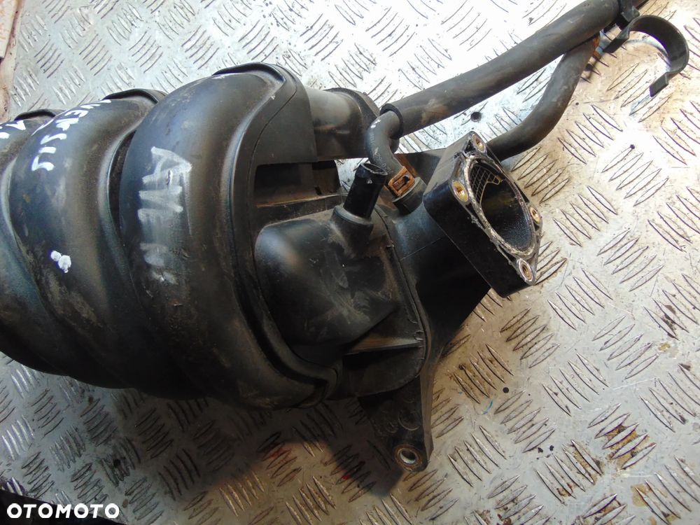 Kolektor ssacy toyota avensis t25 1,8 16 v - 4