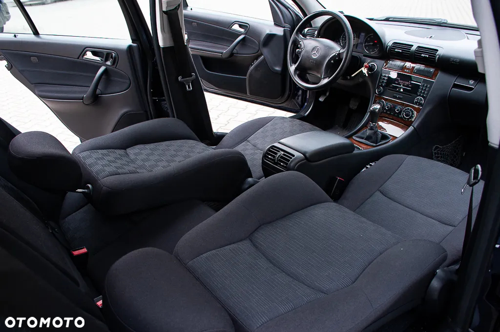 Mercedes-Benz Klasa C 180 T Kompressor Avantgarde - 7