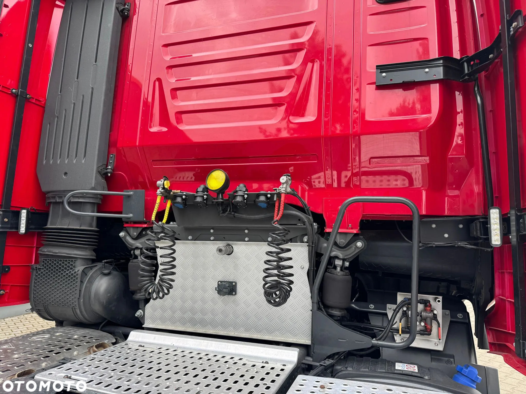 Iveco S-WAY 570 6x2 EURO6 BOOGIE CIĄGNIK SIODŁOWY Z HYDRAULIKĄ - 24