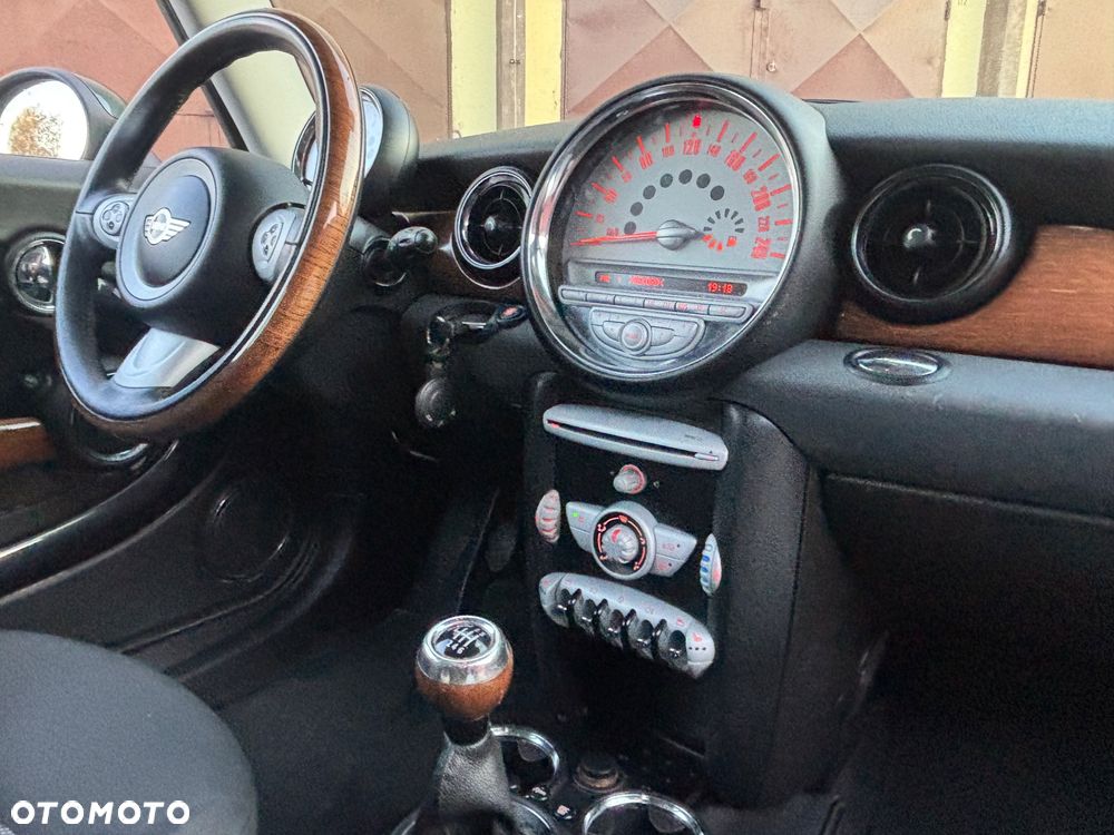 MINI Cooper 50 Camden - 11