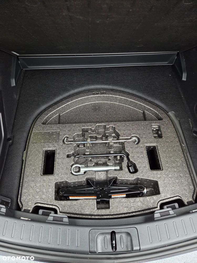 Toyota Corolla 2.0 Hybrid Style - 21