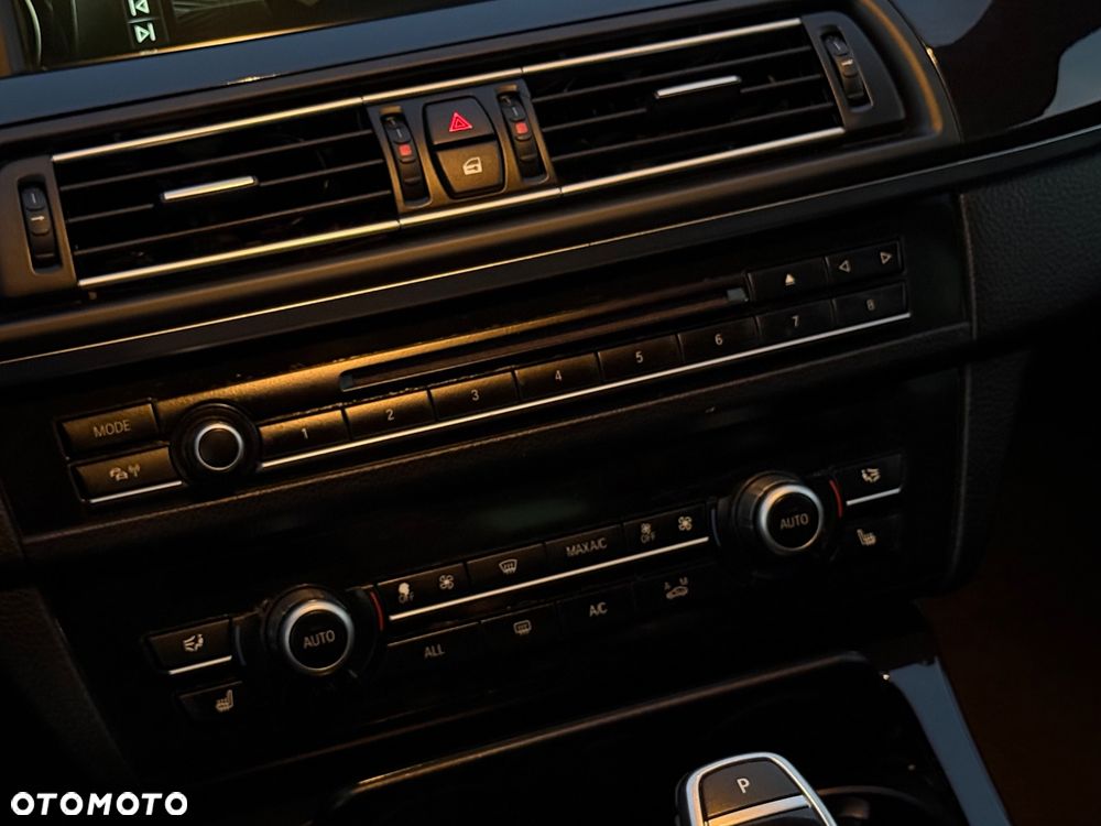 BMW Seria 5 535i xDrive - 24