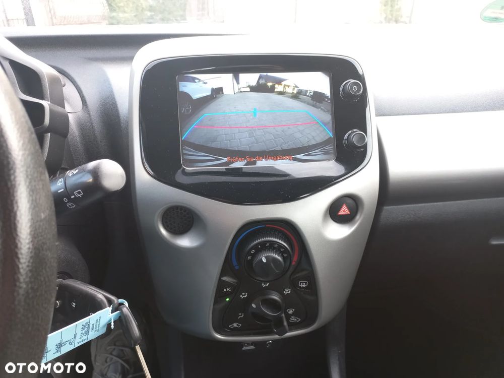 Toyota Aygo x-play - 22