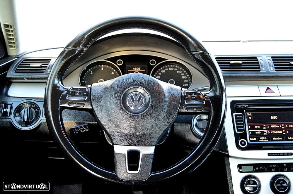 VW Passat 2.0 TDI Trendline BlueMotion - 21