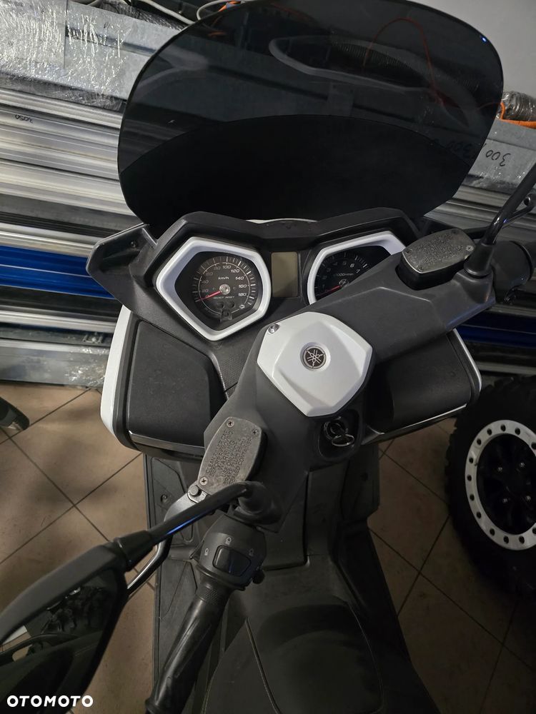 Yamaha X-max - 8