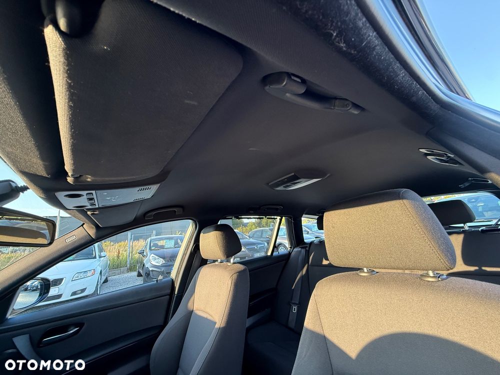 BMW Seria 3 318i - 30