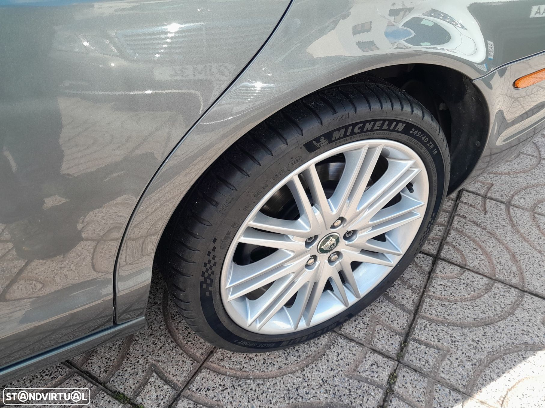 Jaguar S-Type 2.7 D V6 Executive Auto. - 10