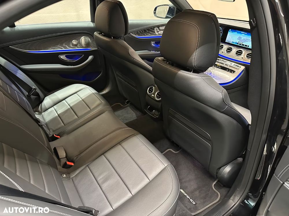 Mercedes-Benz E 300 de 9G-TRONIC AMG Line - 14