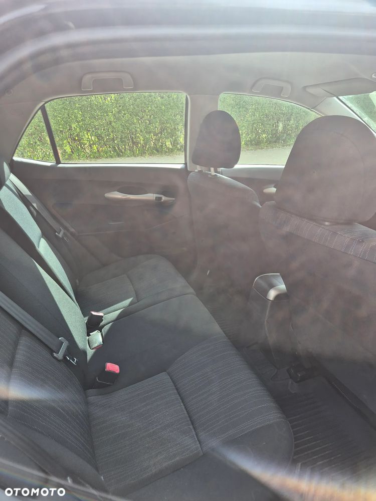 Toyota Auris 1.6 VVT-i Executive - 6