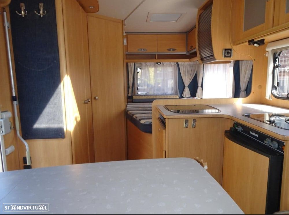Dethleffs Globetrotter CAMA FRANCESA E COZINHA EM L - 7