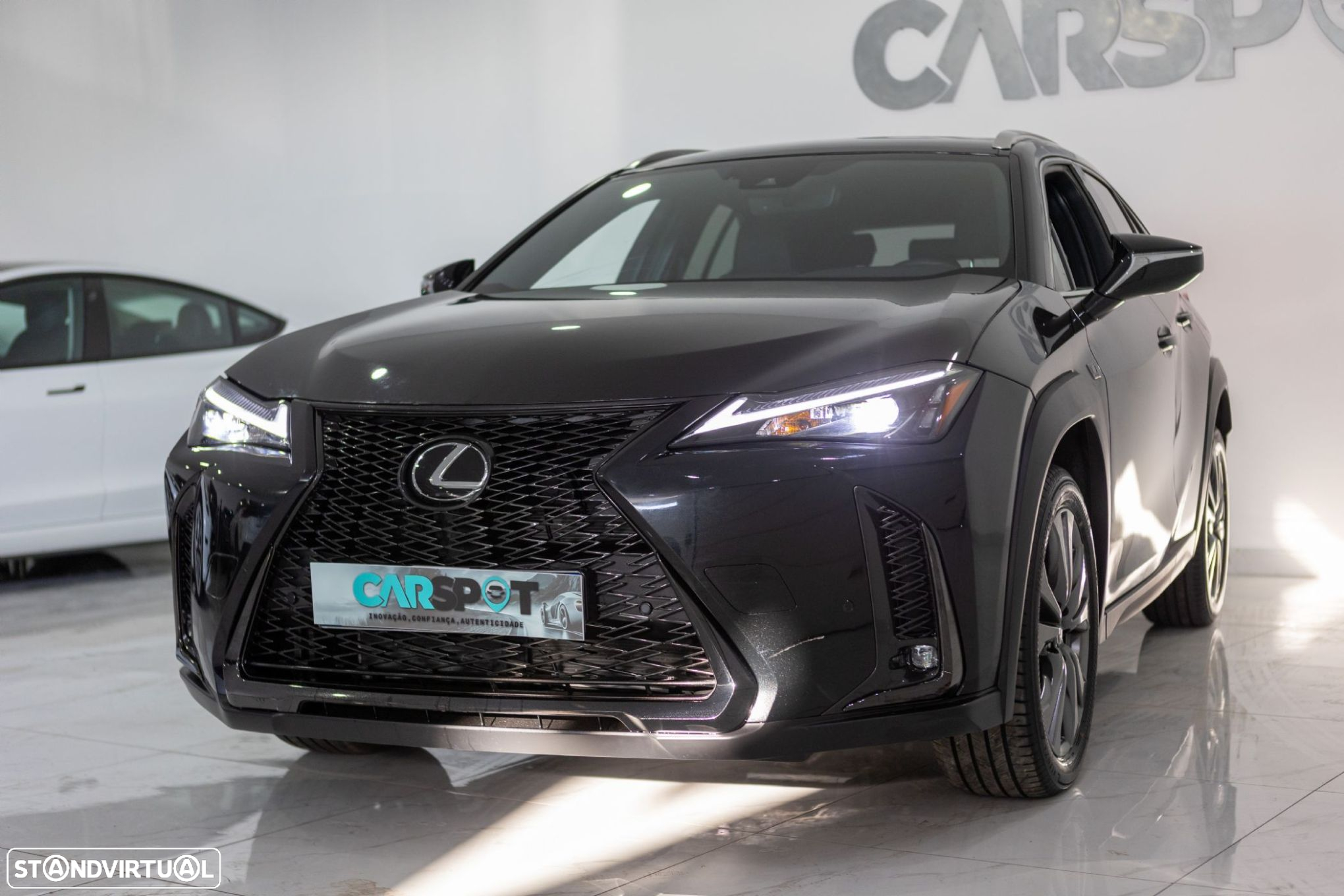 Lexus UX 250h F Sport - 3