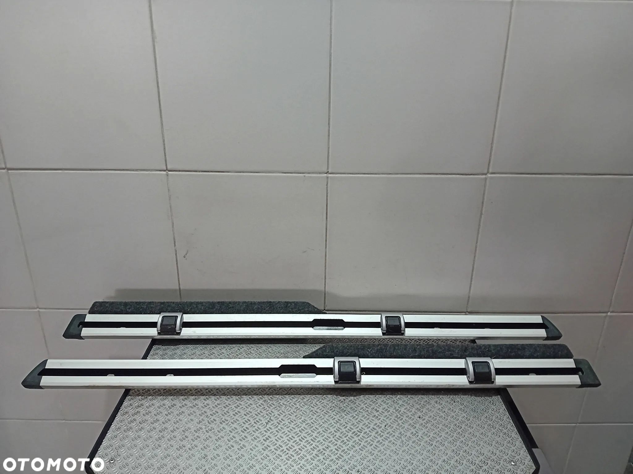 szyny mocujące bagażnika Skoda Superb lewa prawa  komplet 3T9863556  3T9863555 - 1